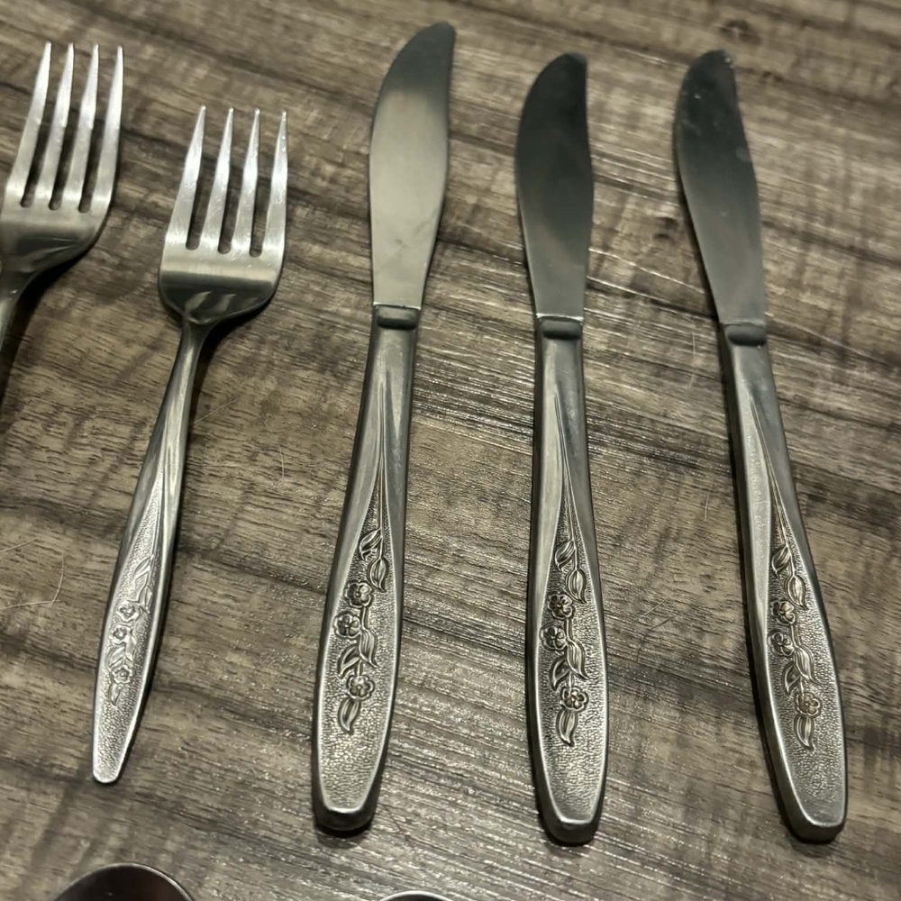 Floral Handle Silverware Utensil Set - Picture 3 of 6